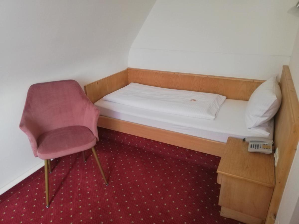 Landhotel Oelmuehle Mombris ภายนอก รูปภาพ