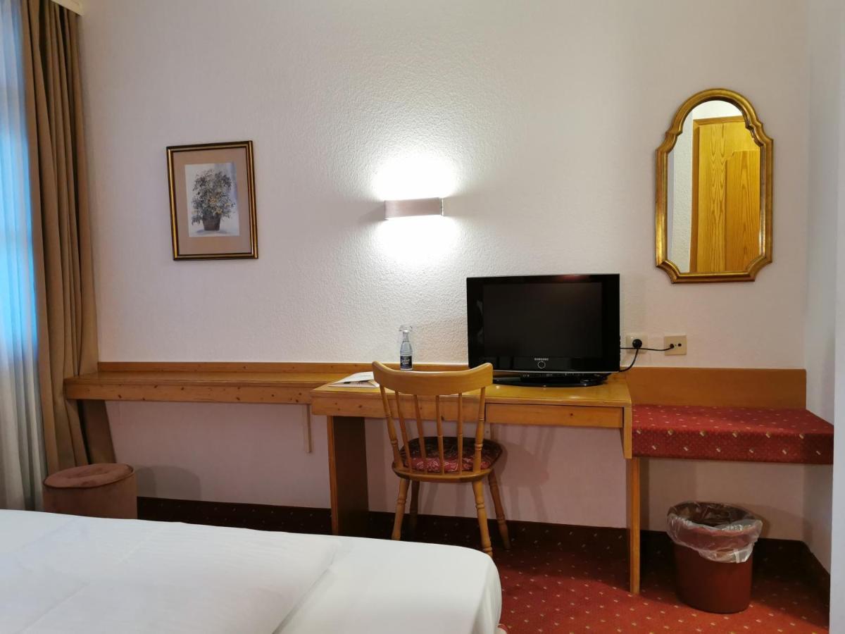 Landhotel Oelmuehle Mombris ภายนอก รูปภาพ