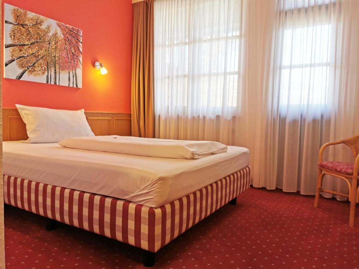 Landhotel Oelmuehle Mombris ภายนอก รูปภาพ