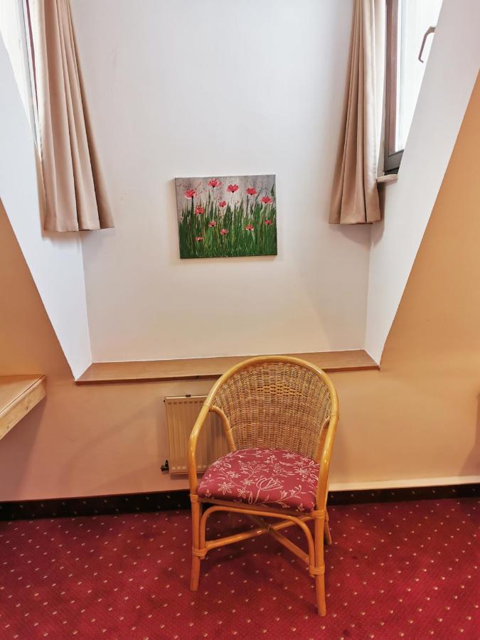 Landhotel Oelmuehle Mombris ภายนอก รูปภาพ