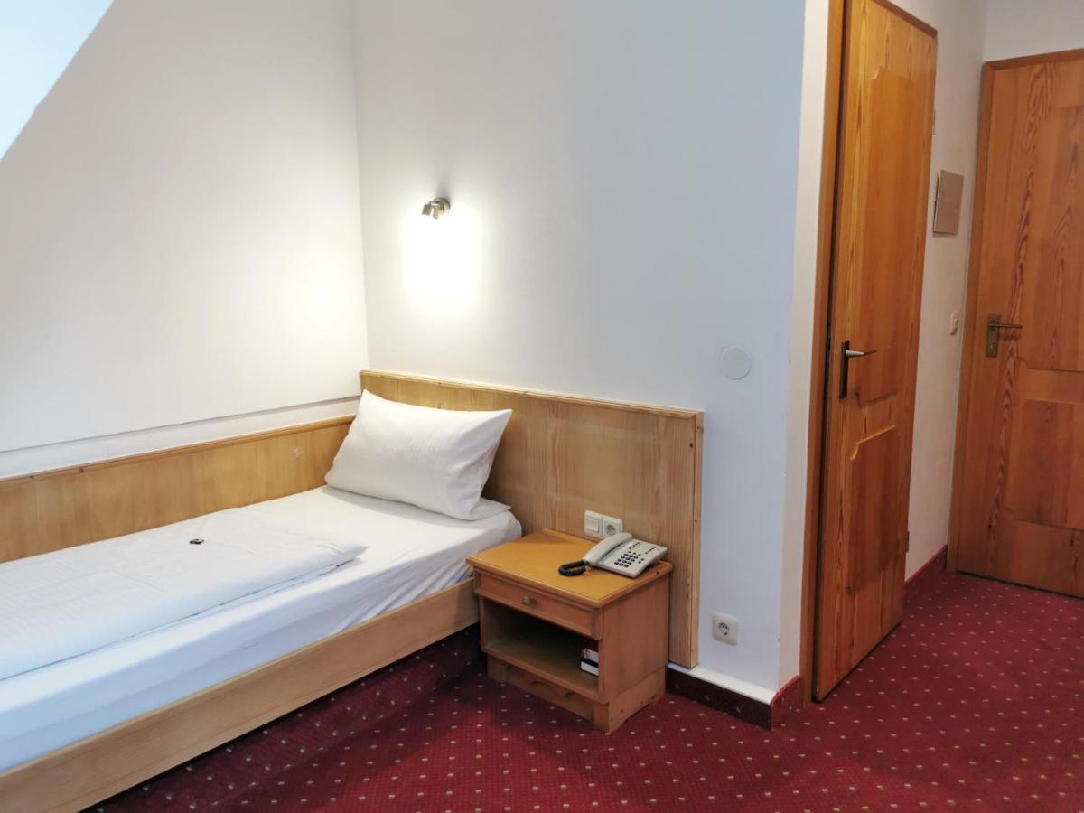 Landhotel Oelmuehle Mombris ภายนอก รูปภาพ