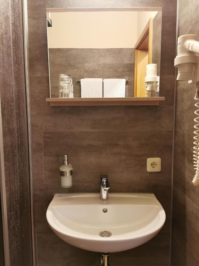 Landhotel Oelmuehle Mombris ภายนอก รูปภาพ