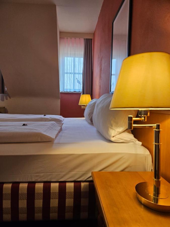 Landhotel Oelmuehle Mombris ภายนอก รูปภาพ