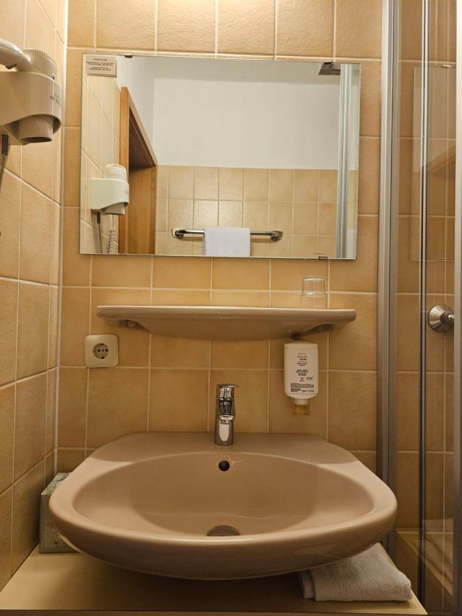 Landhotel Oelmuehle Mombris ภายนอก รูปภาพ